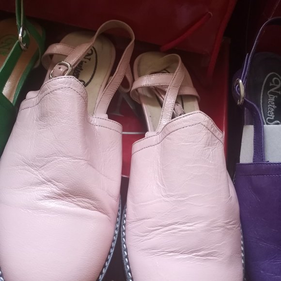 Nineteens - Picture 6 of 13